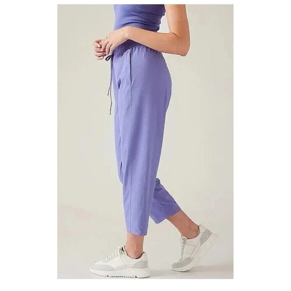 ATHLETA Arrival Pant Size 10 Purple NEW Active Cropped  Performance Workout - Picture 3 of 12